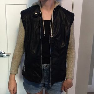 Leather knit sleeve jacket